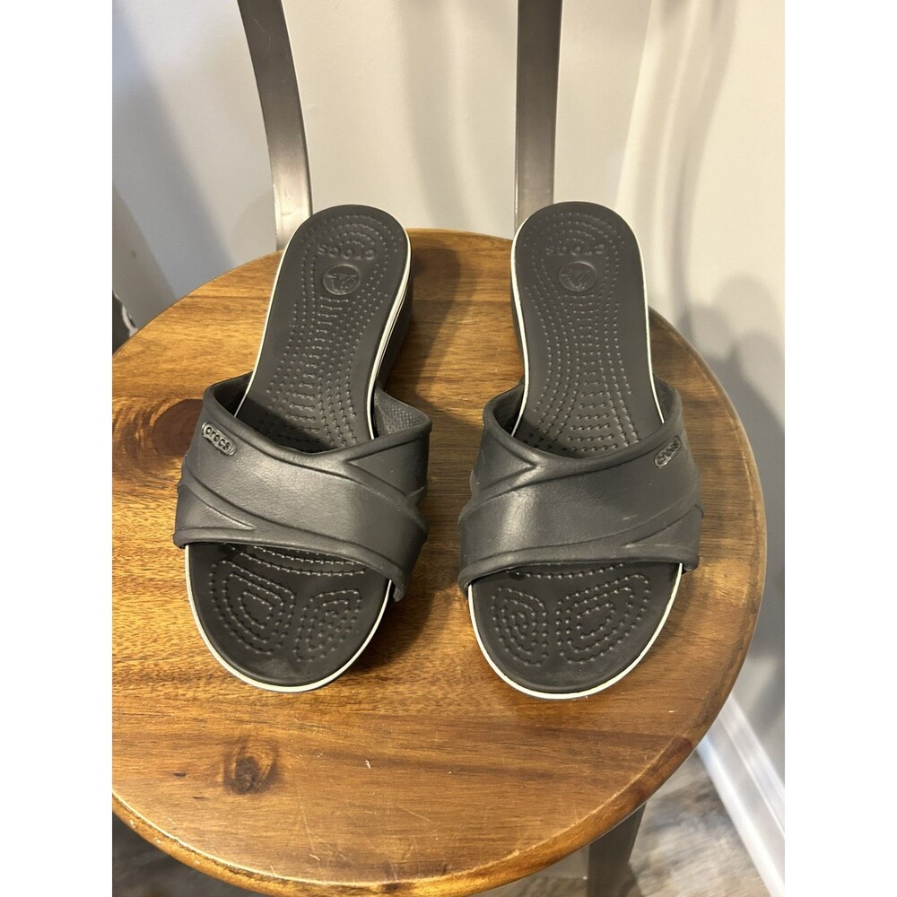 Women’s Crocs Sandal Black With White Stripe US Size 7 Criss Cross Slip-On Wedge